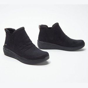 NWT Womens Ryka Water Repellent Wedge Ankle Boots, Size 5.5 - Niah Animal (Blk)